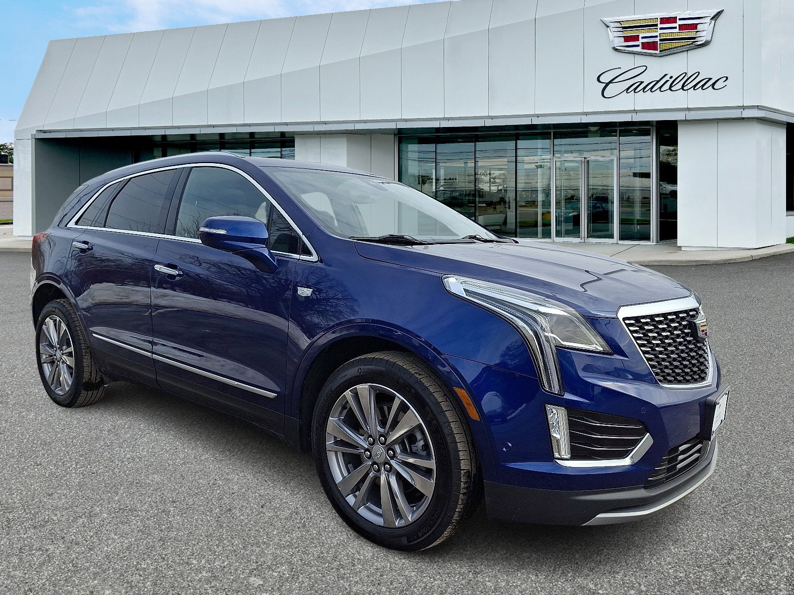 Certified 2023 Cadillac XT5 Premium Luxury w/ Platinum Package image 7