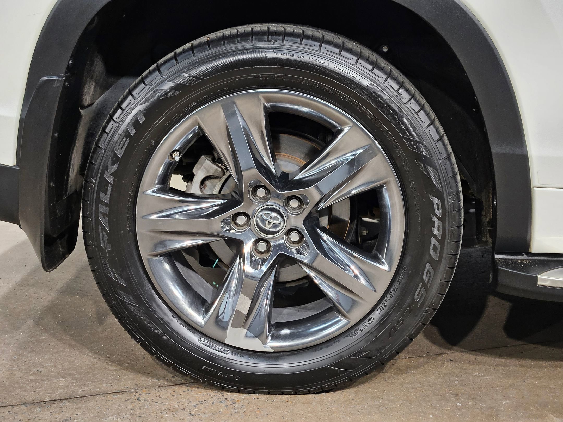 Used 2017 Toyota Highlander Limited Platinum image 17