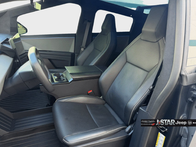 Used 2024 Tesla Cybertruck AWD Crew Cab image 11