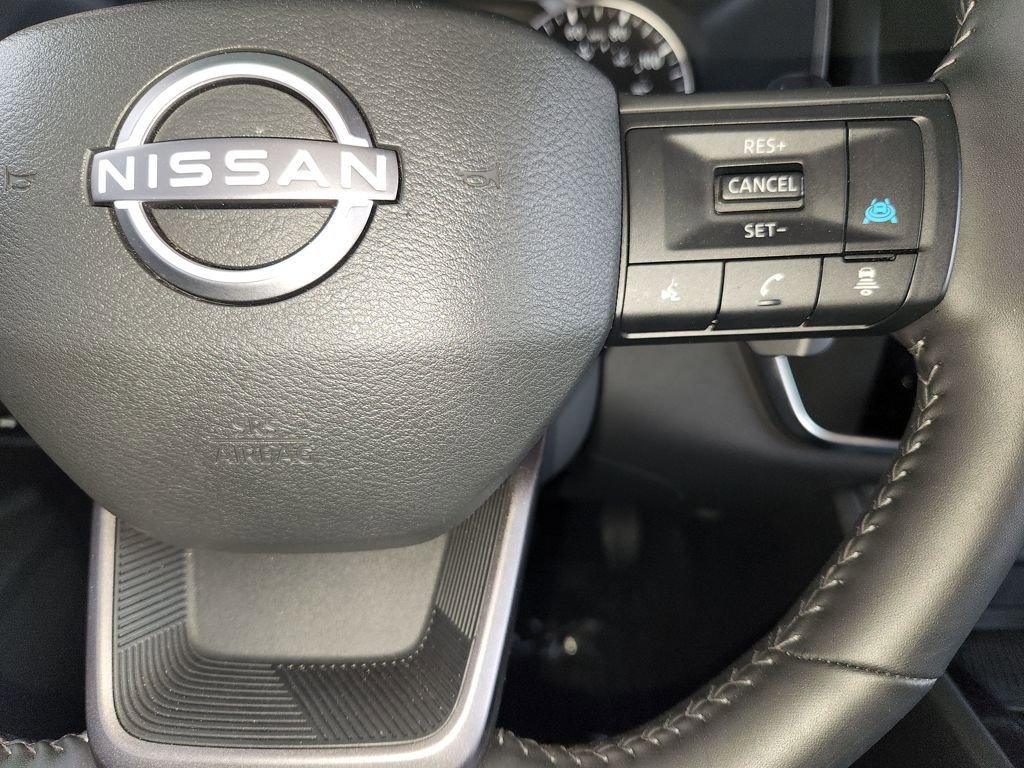 Used 2025 Nissan Rogue SV AWD/4WD image 24