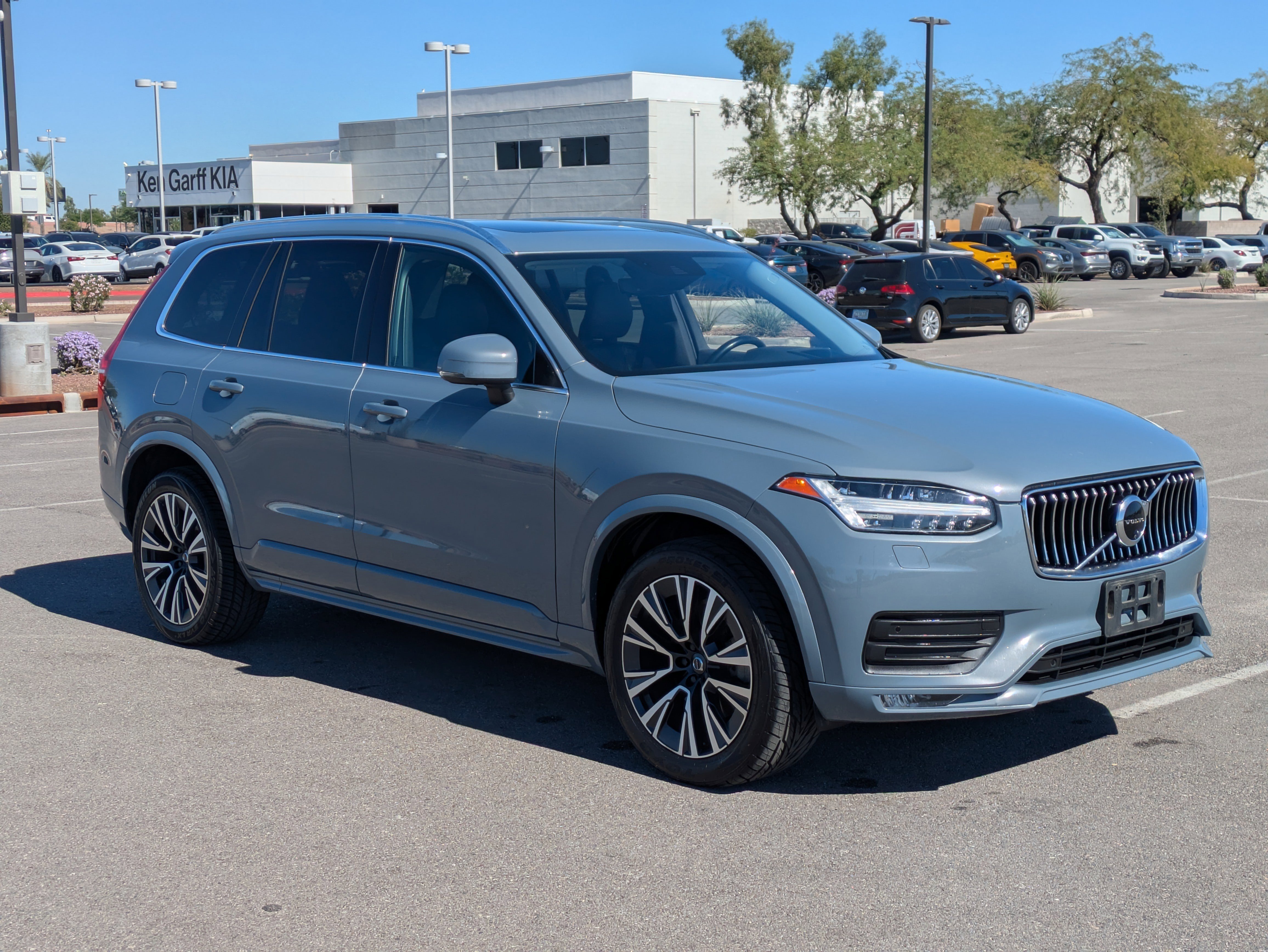 Used 2022 Volvo XC90 T5 Momentum w/ Advanced Package image 7