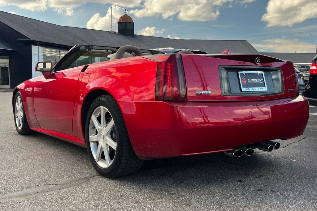 Used 2005 Cadillac XLR Base image 5