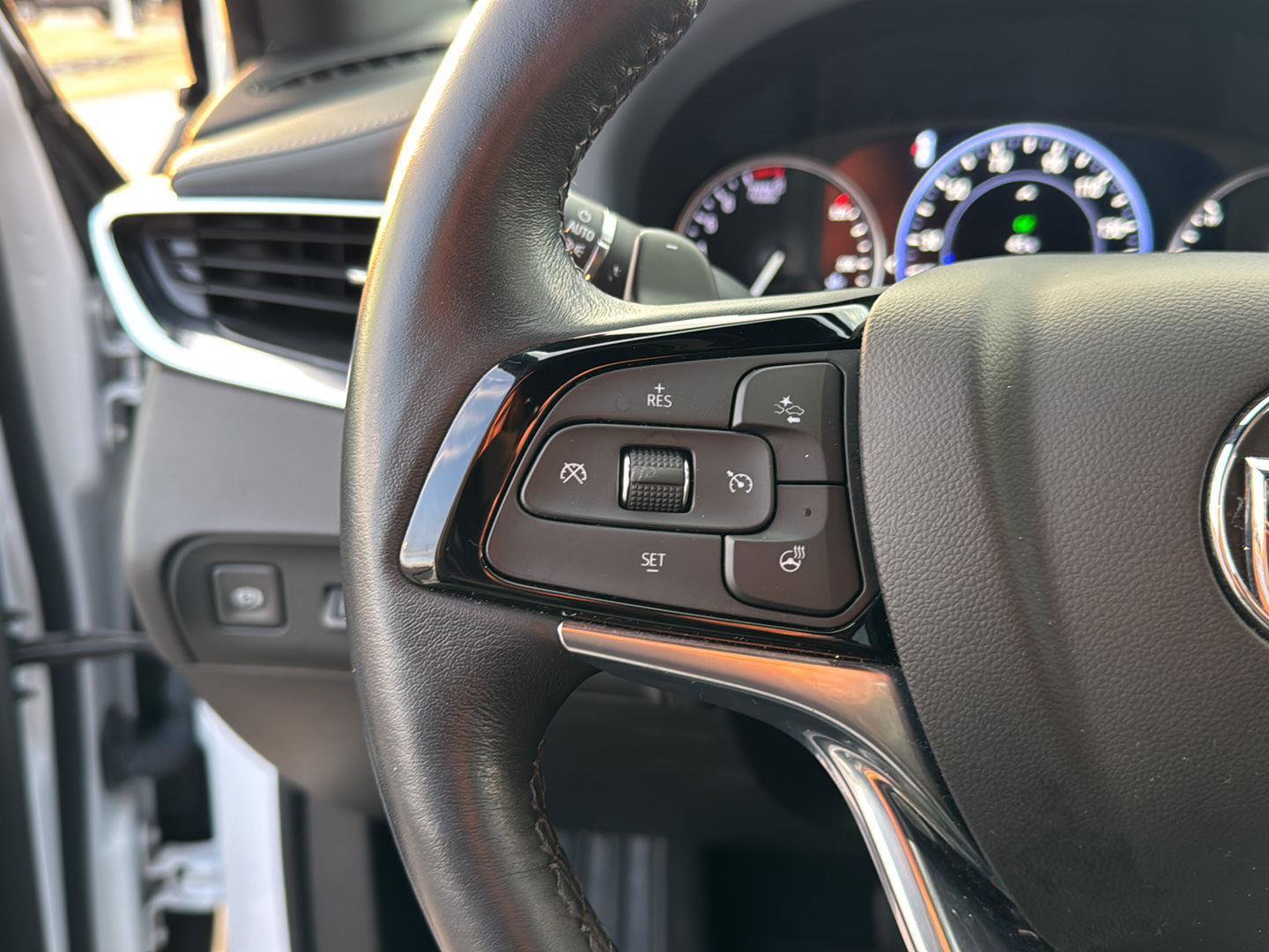 Used 2024 Buick Enclave Premium image 18