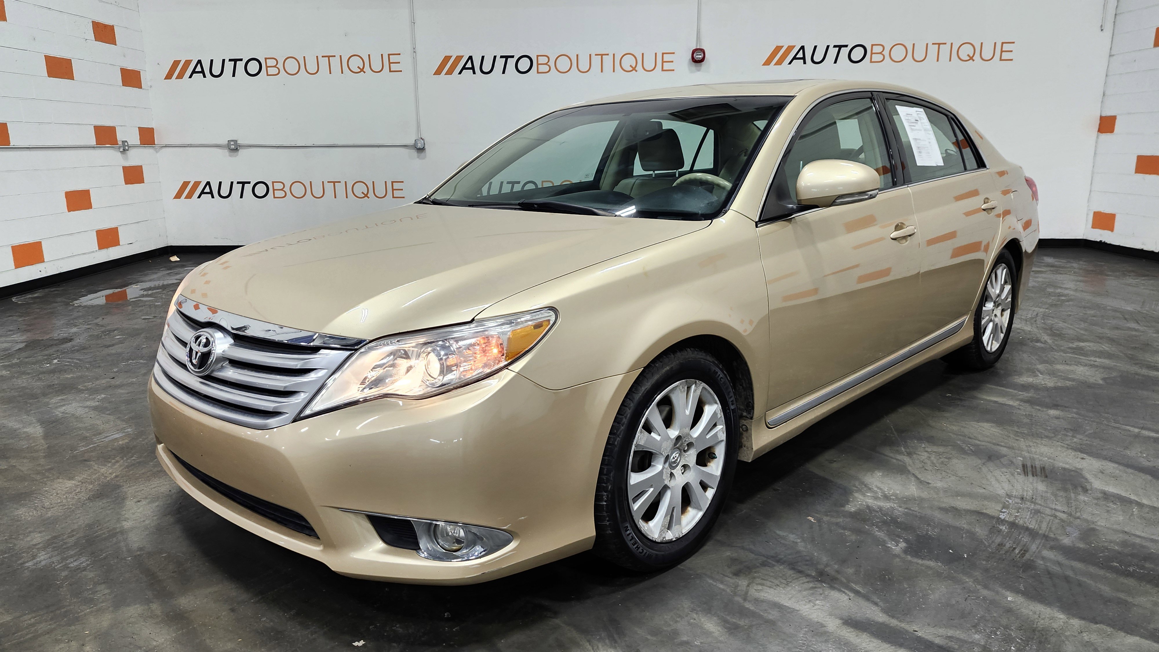 Used 2011 Toyota Avalon image 11