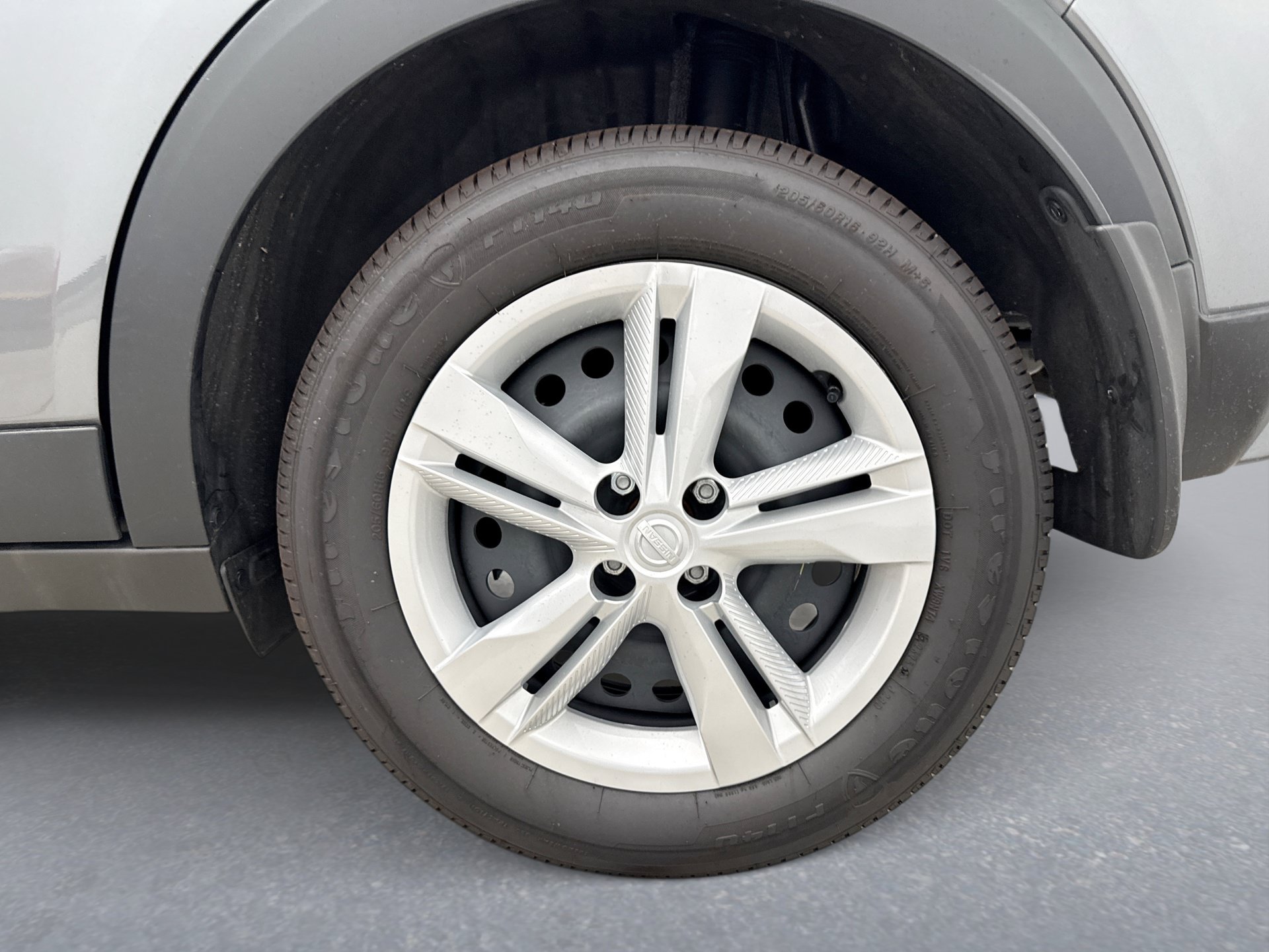 Used 2025 Nissan Kicks Play S FWD image 13