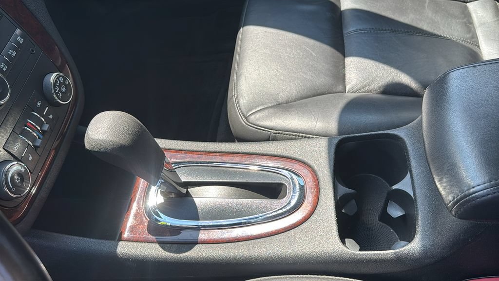 Used 2011 Chevrolet Impala LT w/ Luxury Edition Package FWD image 21