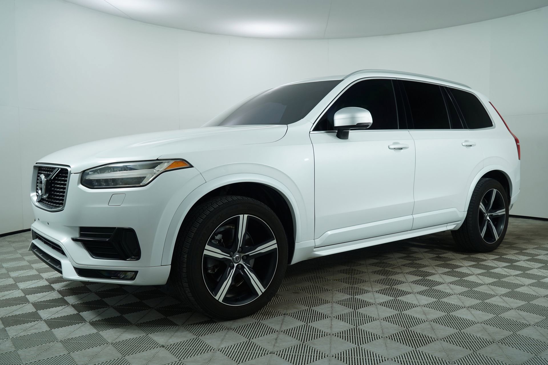 Used 2016 Volvo XC90 T6 R-Design w/ Protection Package Plus image 5