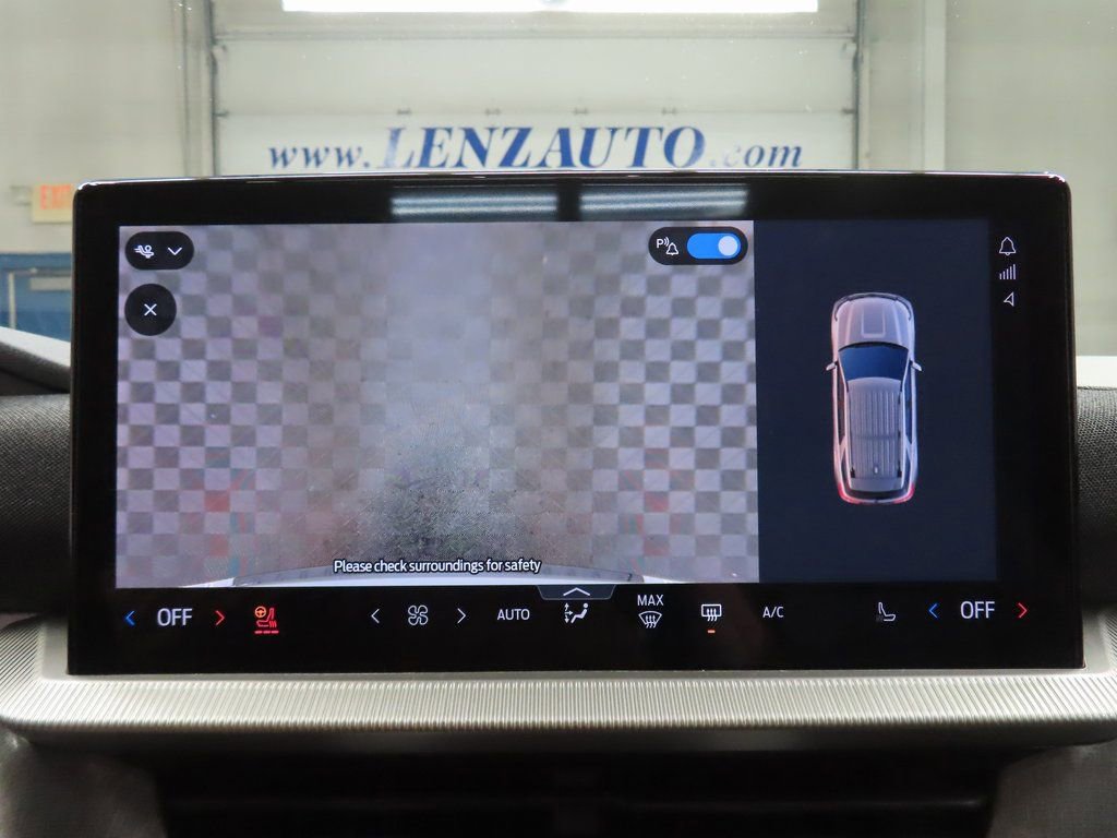 Used 2025 Ford Explorer Platinum image 16