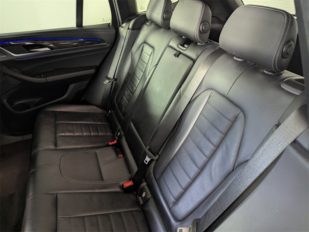 Used 2018 BMW X3 M40i image 17