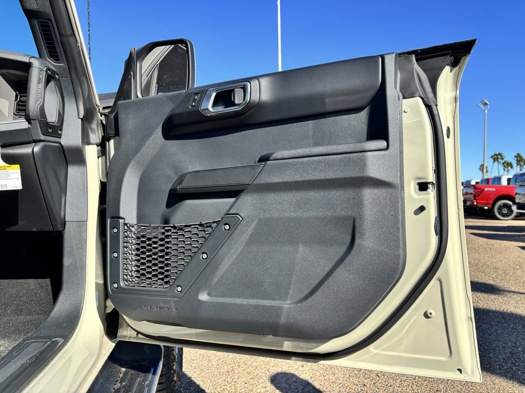 New 2025 Ford Bronco Outer Banks w/ Sasquatch Package image 22