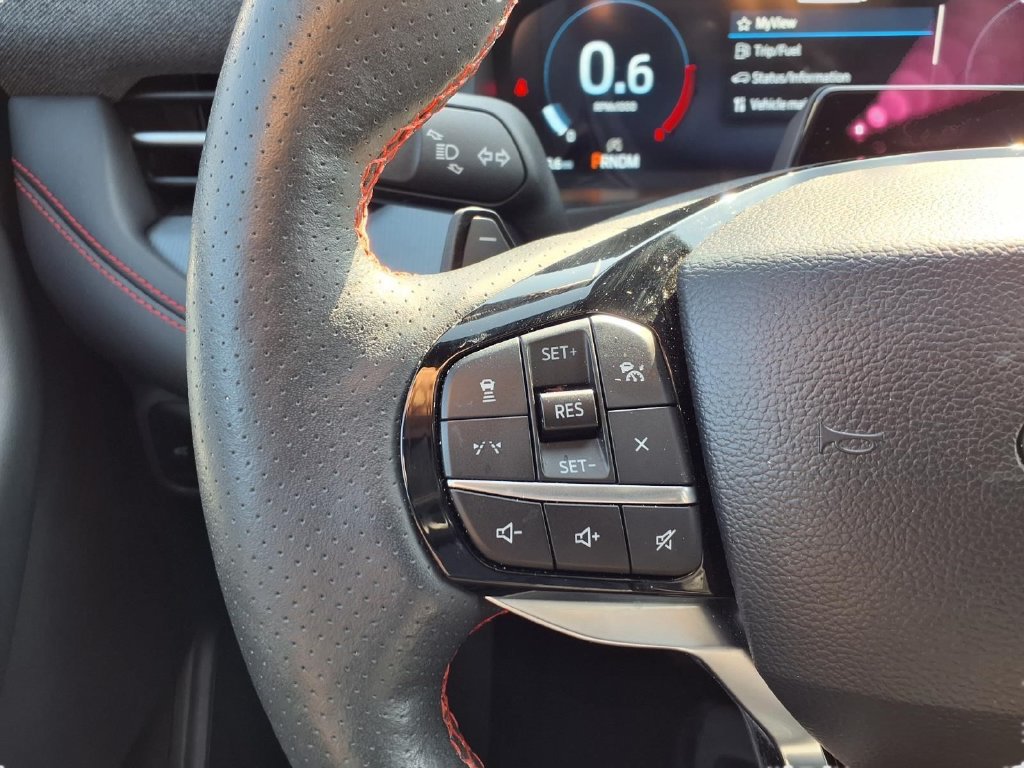 Used 2025 Ford Explorer ST AWD/4WD image 18