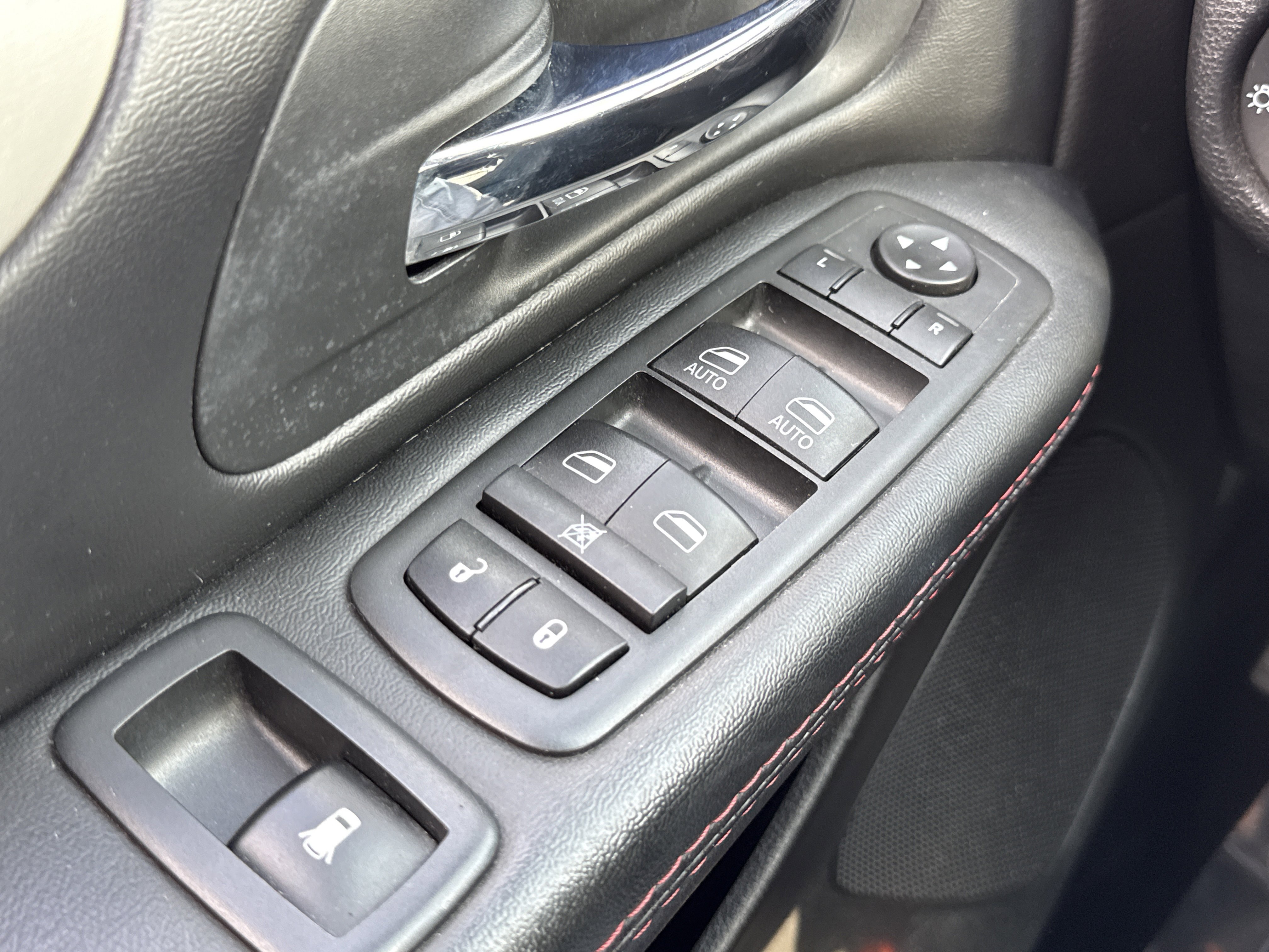 Used 2020 Dodge Grand Caravan GT image 30