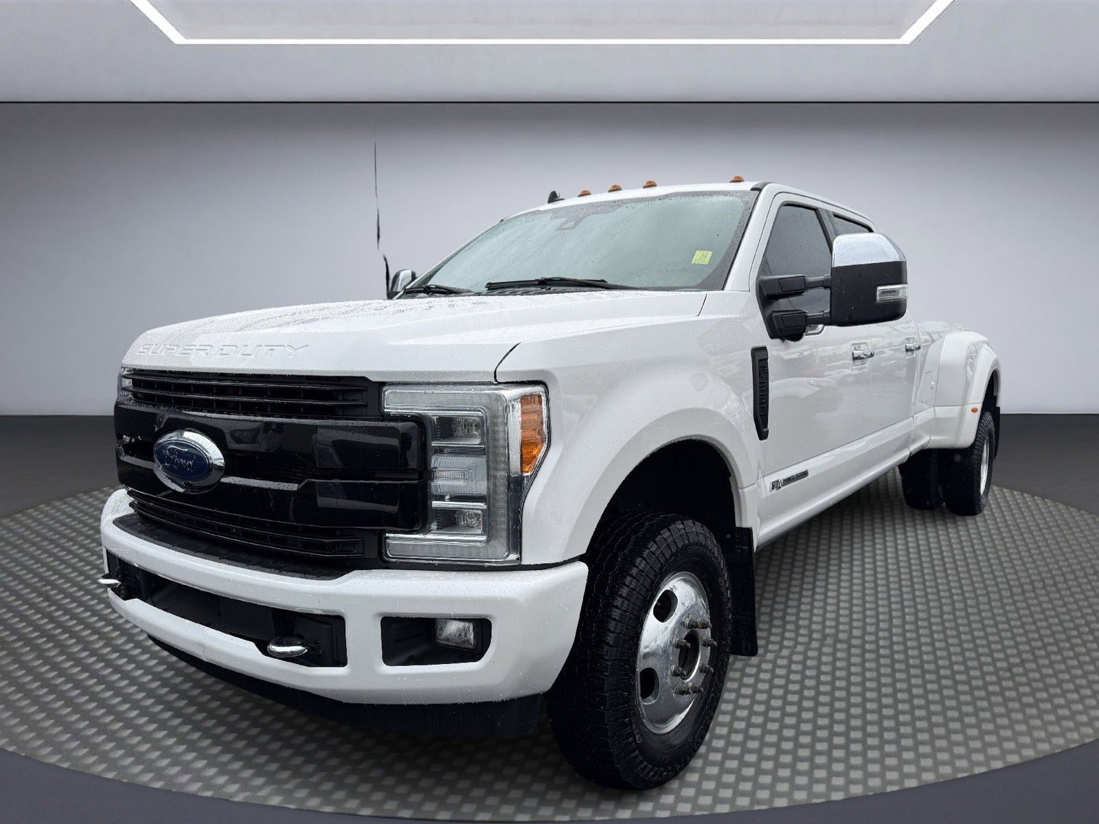 Used 2019 Ford F350 Platinum w/ Platinum Ultimate Package image 1