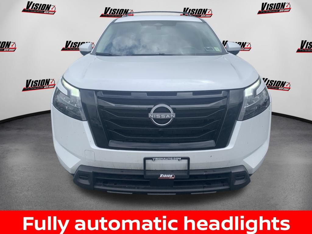 Certified 2025 Nissan Pathfinder SV w/ Black Appearance Package AWD/4WD image 9