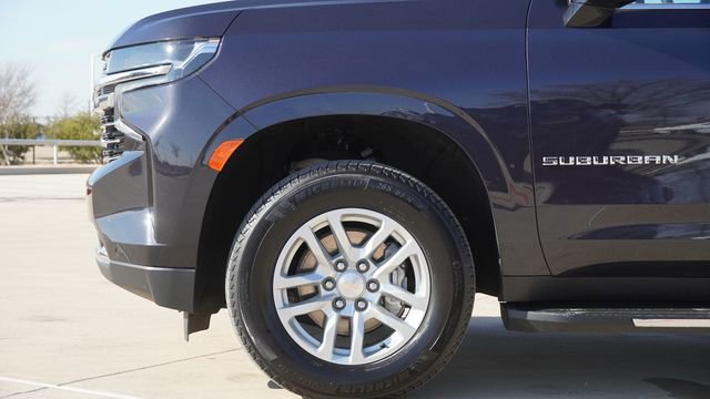 Used 2024 Chevrolet Suburban LT image 5