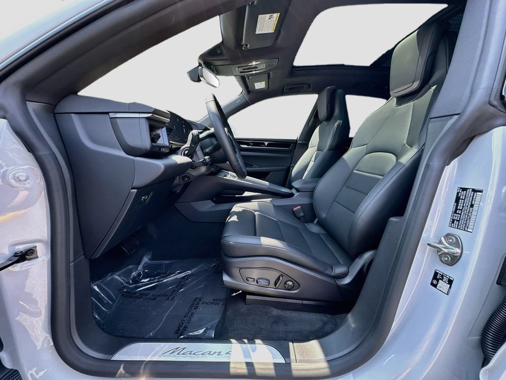New 2026 Porsche Macan 4 Electric AWD/4WD image 5