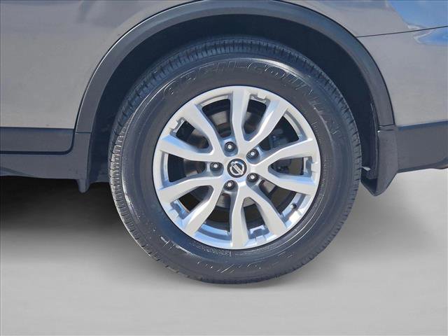 Used 2017 Nissan Rogue SV image 23