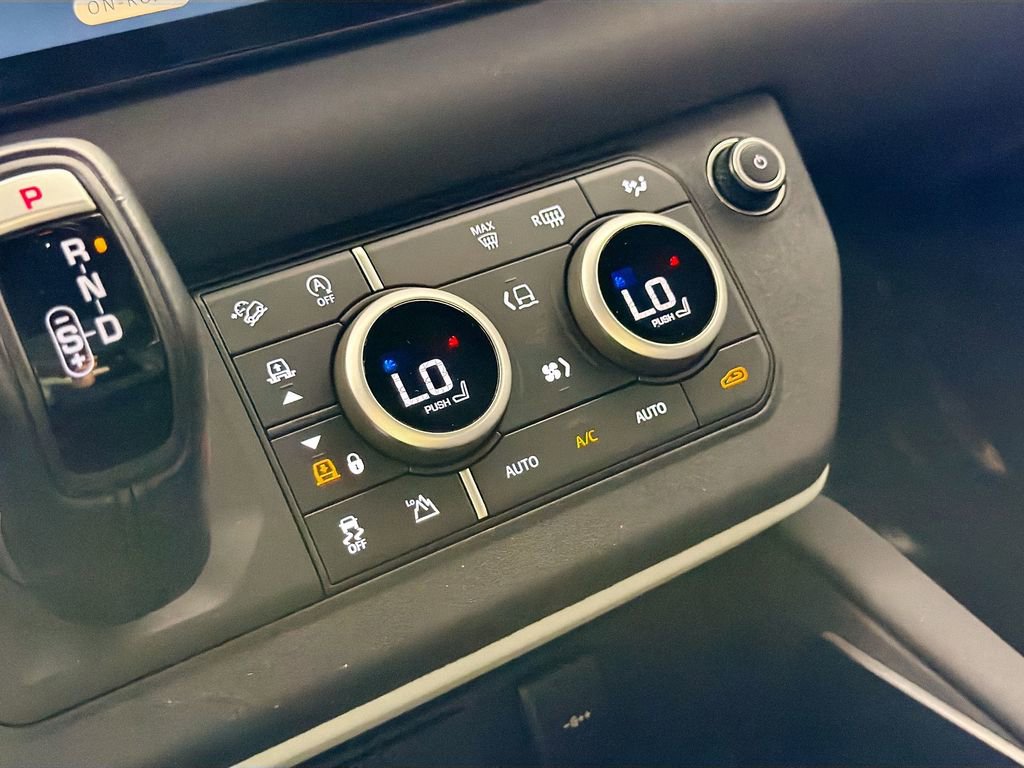 Certified 2023 Land Rover Defender 110 S AWD/4WD image 16