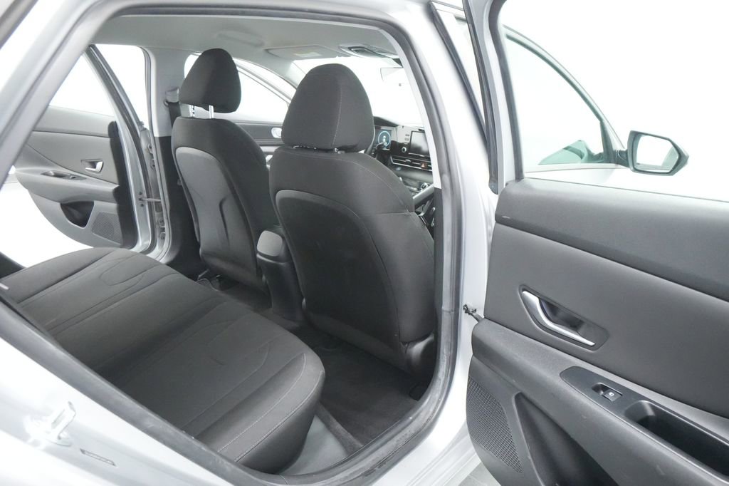 Used 2021 Hyundai Elantra SEL w/ Convenience Package image 23