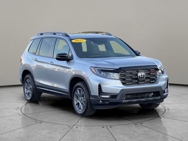 Used 2025 Honda Passport TrailSport image 8