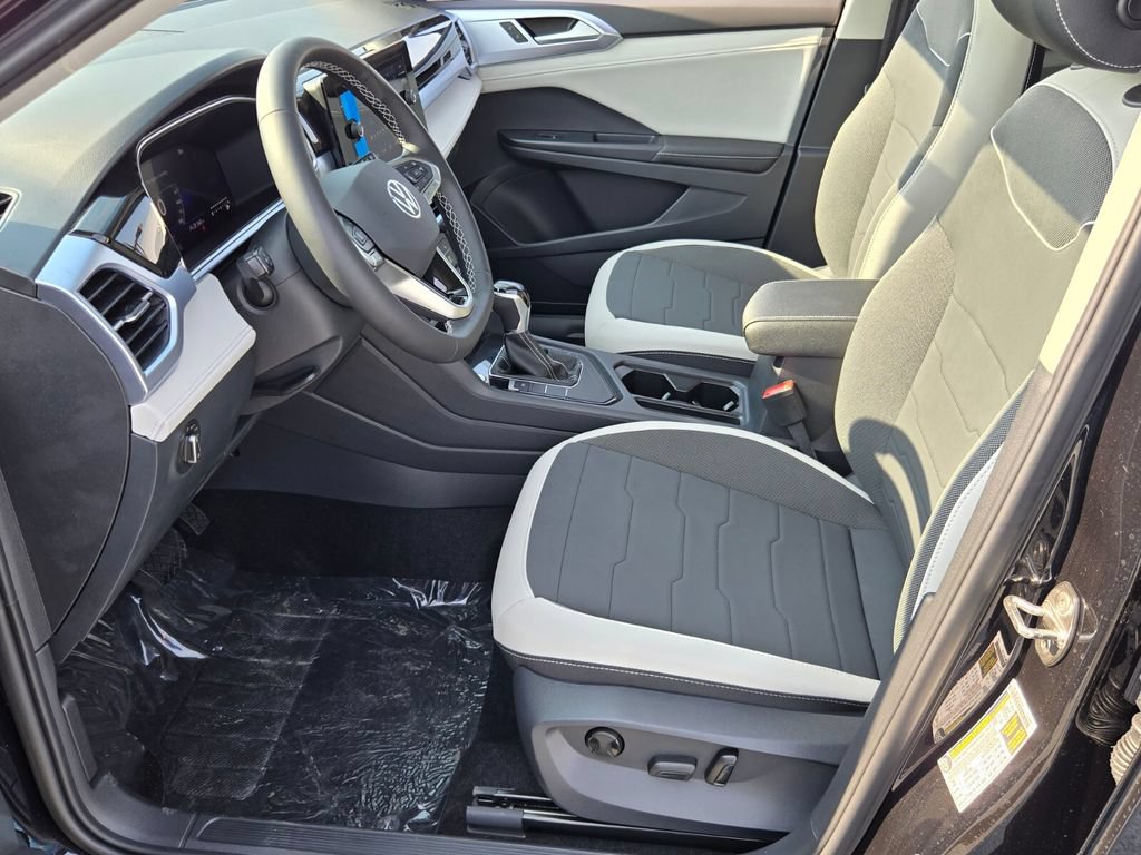 New 2026 Volkswagen Taos SE FWD image 5