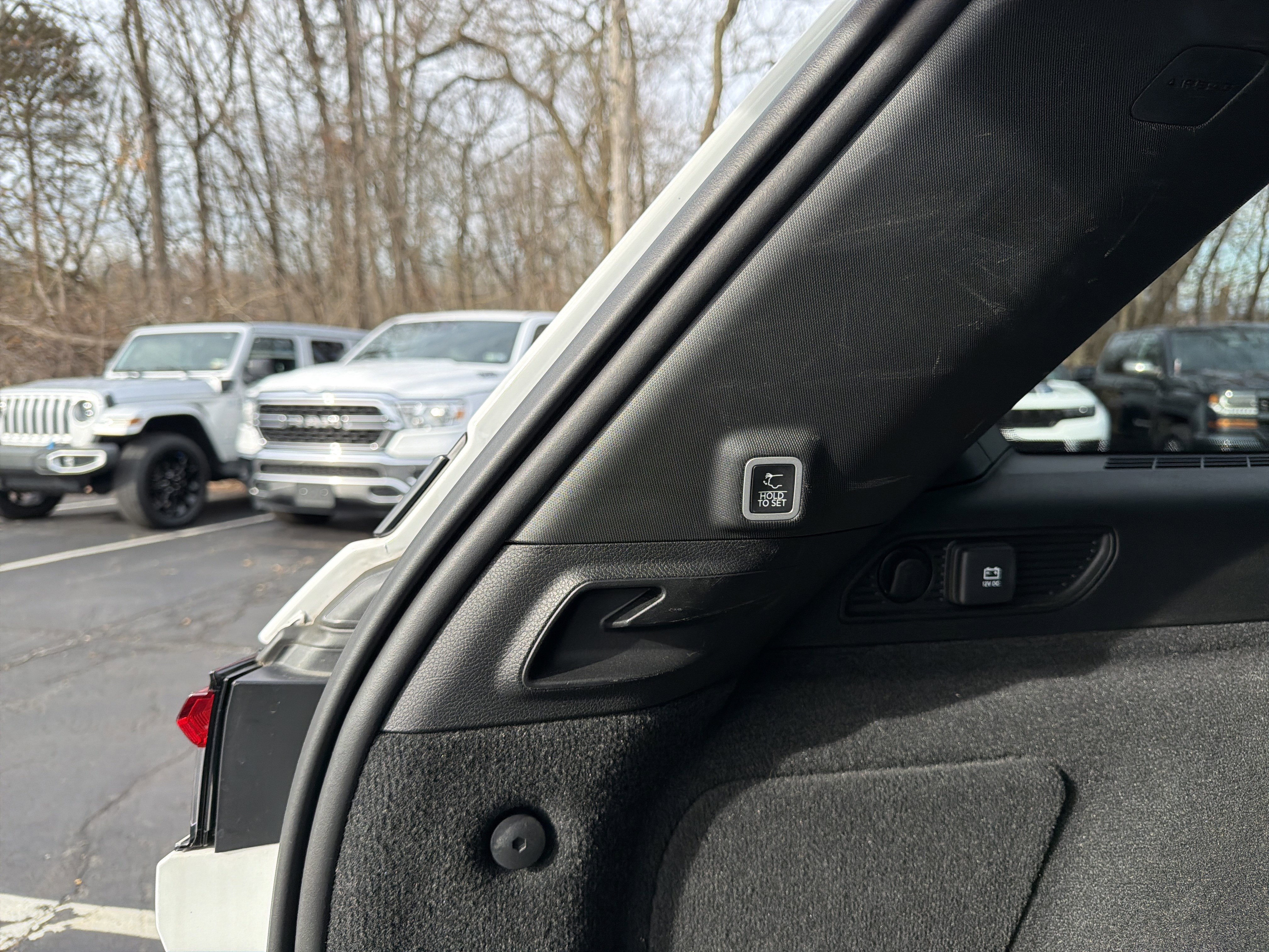 Certified 2022 Jeep Grand Cherokee Overland image 10