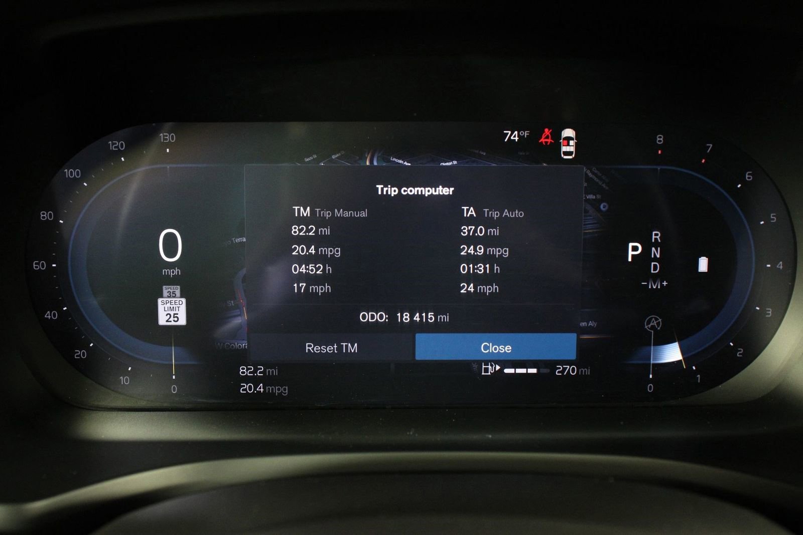 Used 2025 Volvo V60 B5 Cross Country Plus image 12