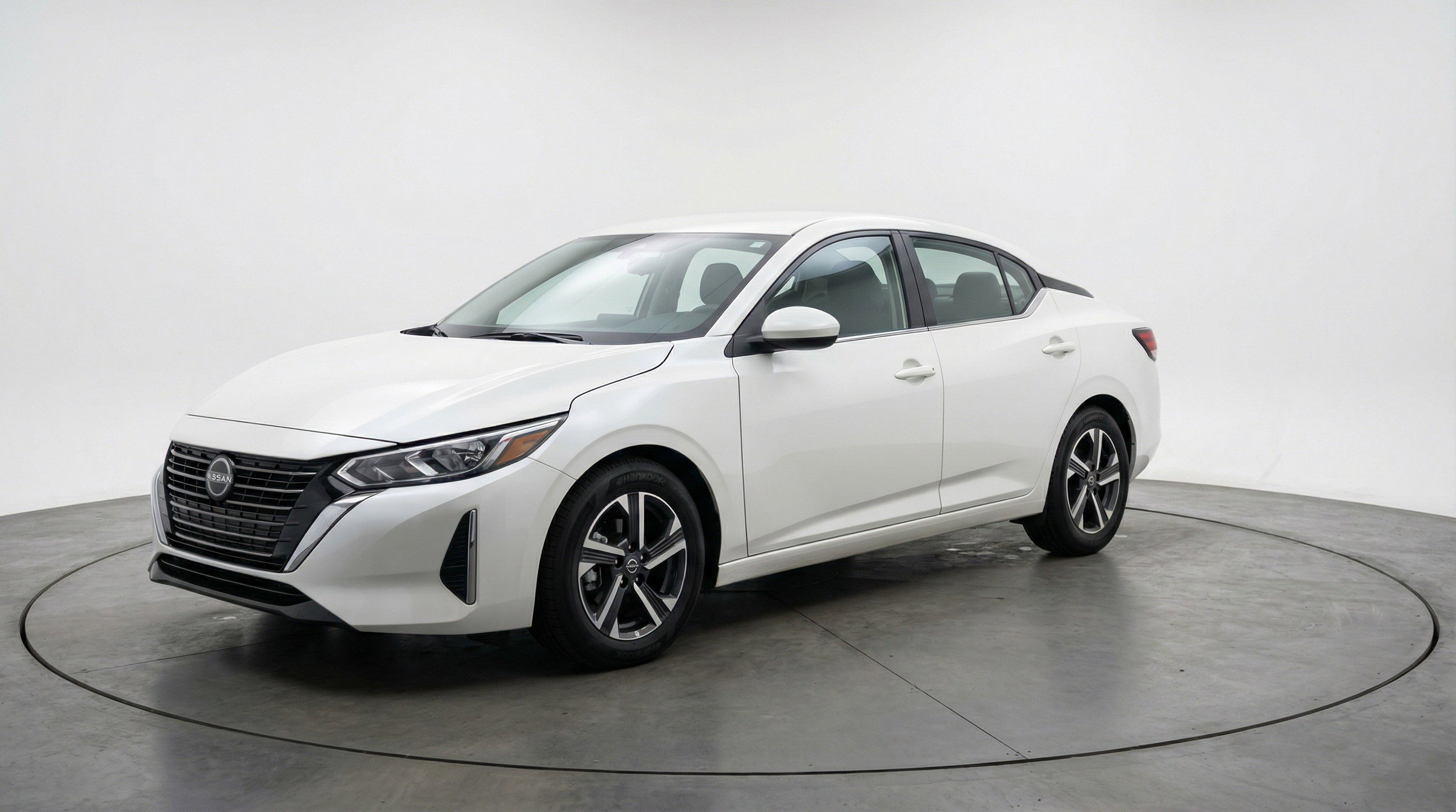 Used 2025 Nissan Sentra SV FWD image 3