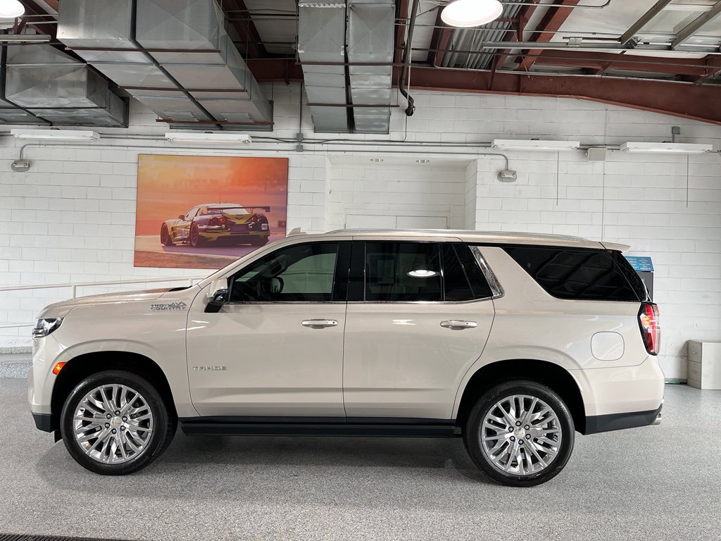 Used 2024 Chevrolet Tahoe High Country AWD/4WD image 5