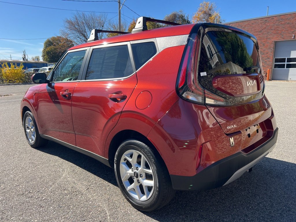 Used 2023 Kia Soul LX w/ LX Technology Package image 3
