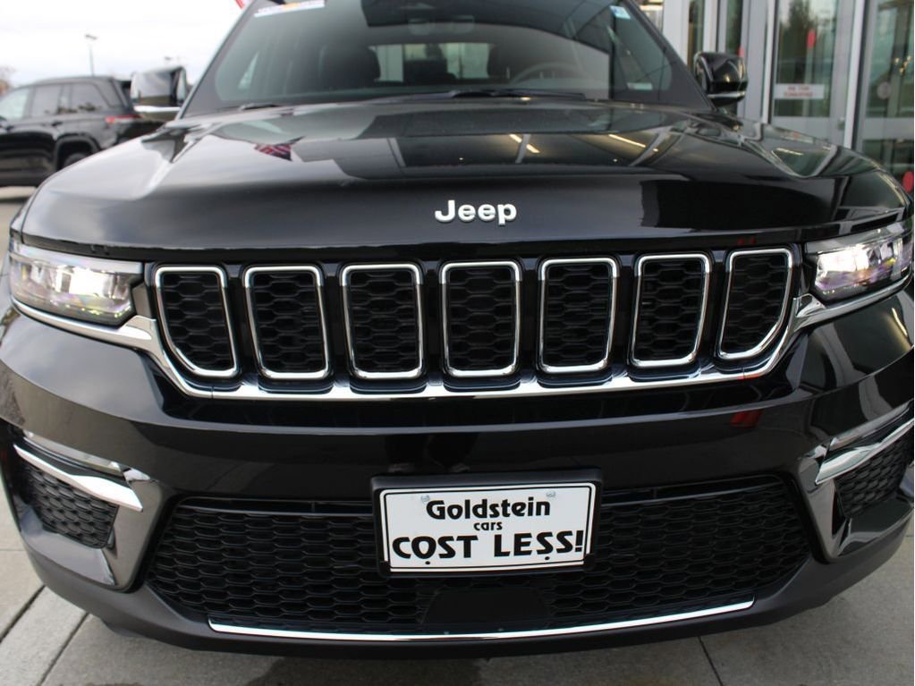 New 2025 Jeep Grand Cherokee Limited w/ Trailer Tow Package image 2