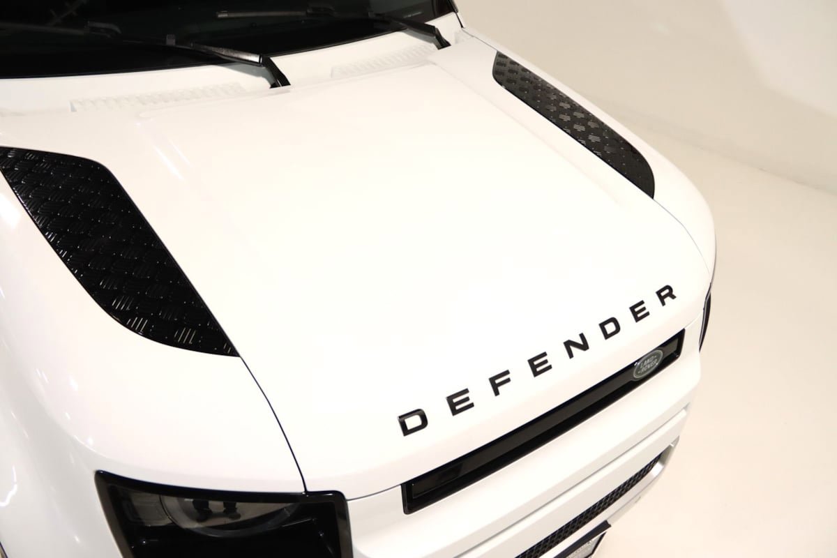 Used 2025 Land Rover Defender 110 S image 31