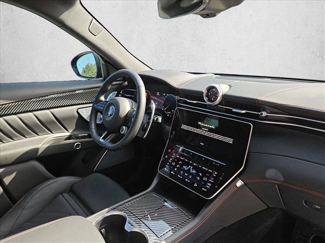 Used 2024 Maserati Grecale Trofeo AWD/4WD image 11