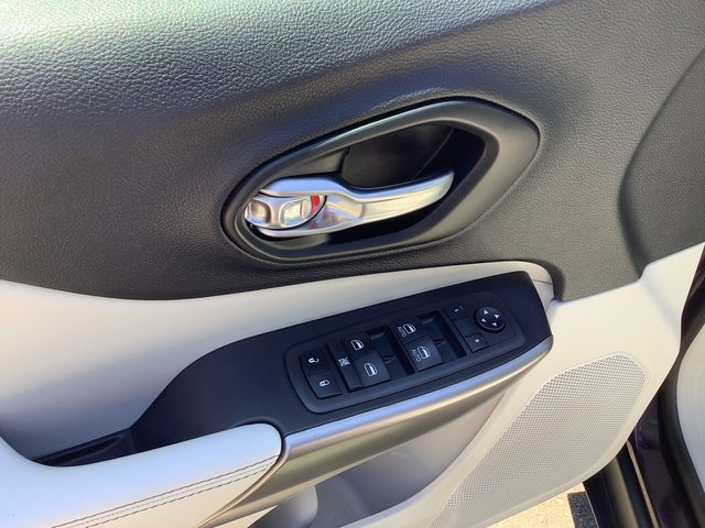 Used 2021 Jeep Cherokee Latitude Lux w/ Trailer Tow Group image 10