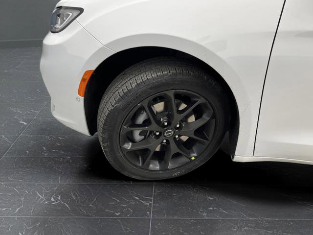 New 2026 Chrysler Pacifica Select image 37