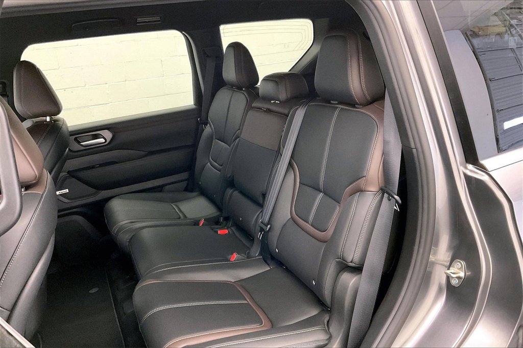 New 2026 Nissan Armada SL image 10