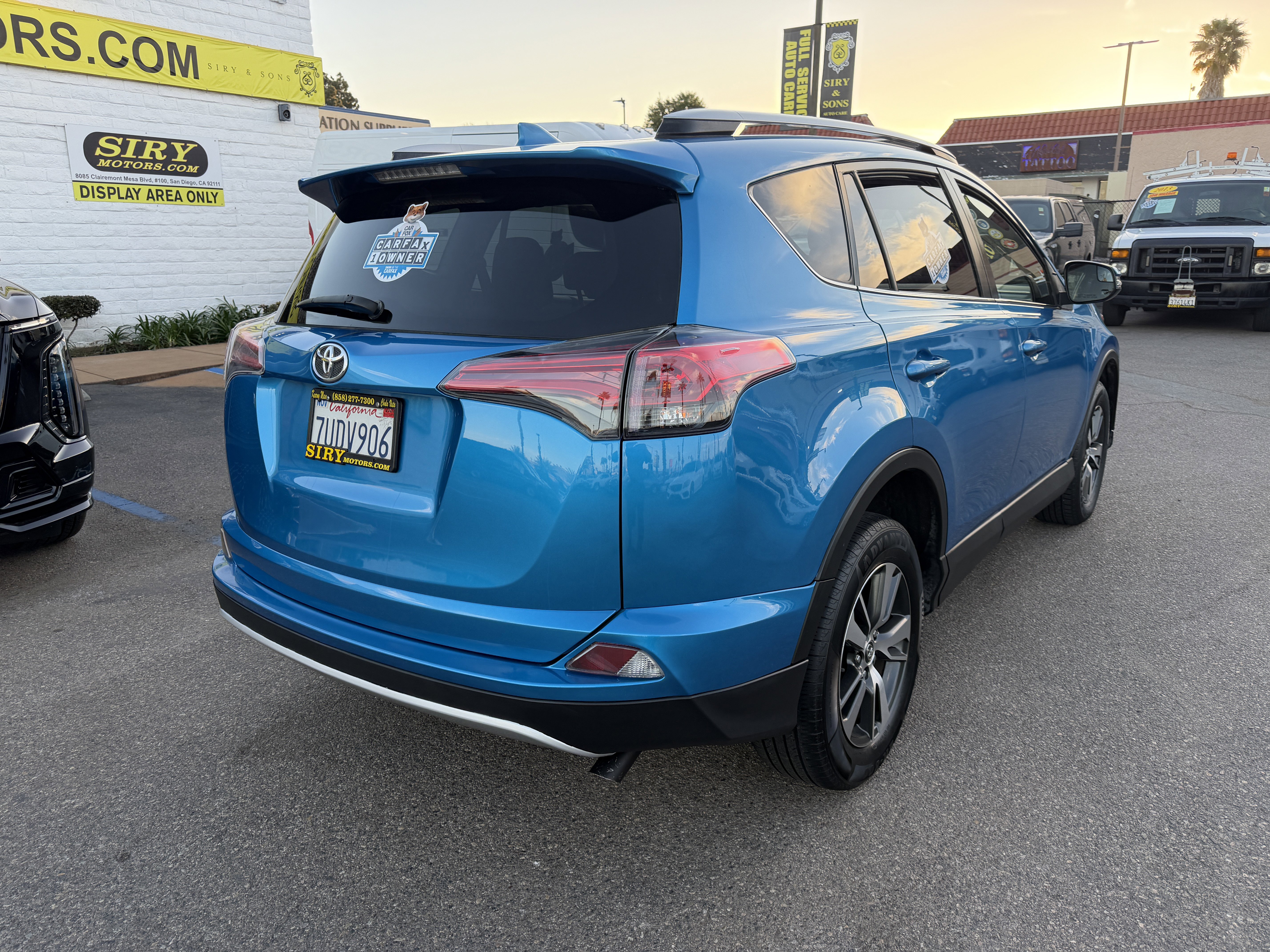 Used 2017 Toyota RAV4 XLE FWD image 3