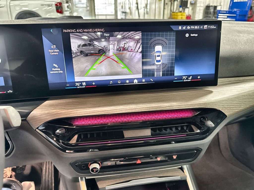 Used 2025 BMW 330i Sedan image 20