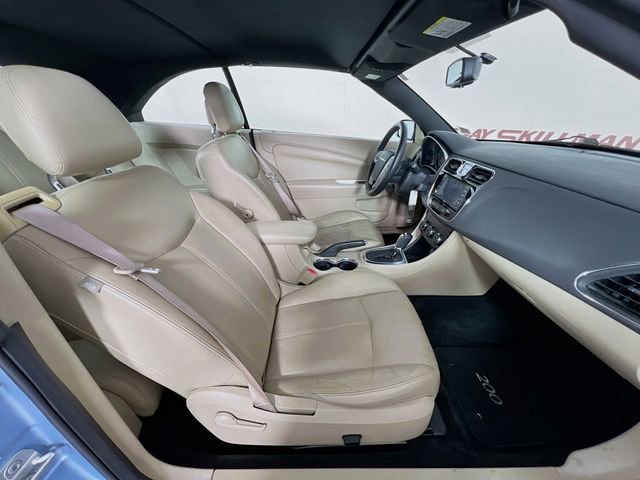 Used 2013 Chrysler 200 Limited image 35