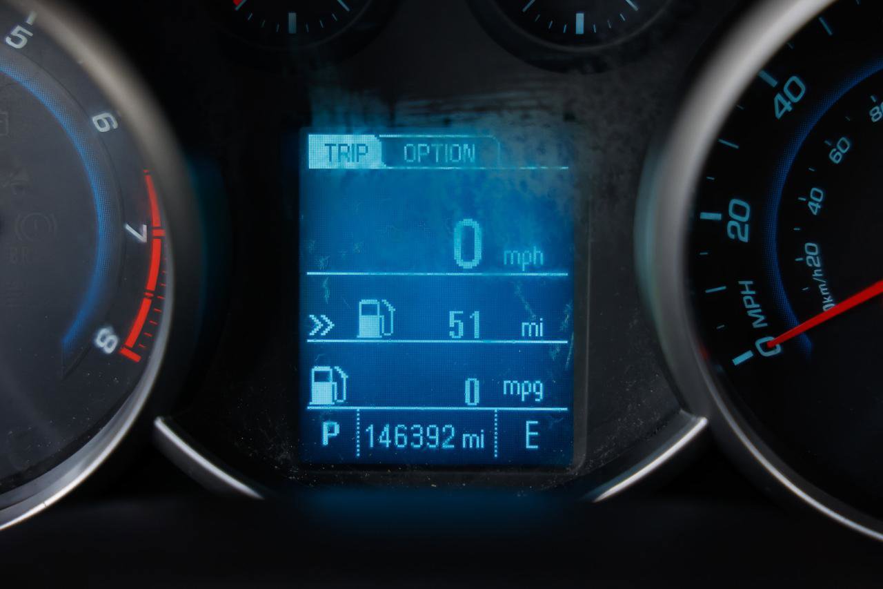 Used 2014 Chevrolet Cruze LS FWD image 31