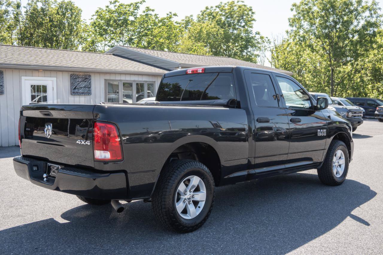 Used 2017 RAM 1500 Express AWD/4WD image 9