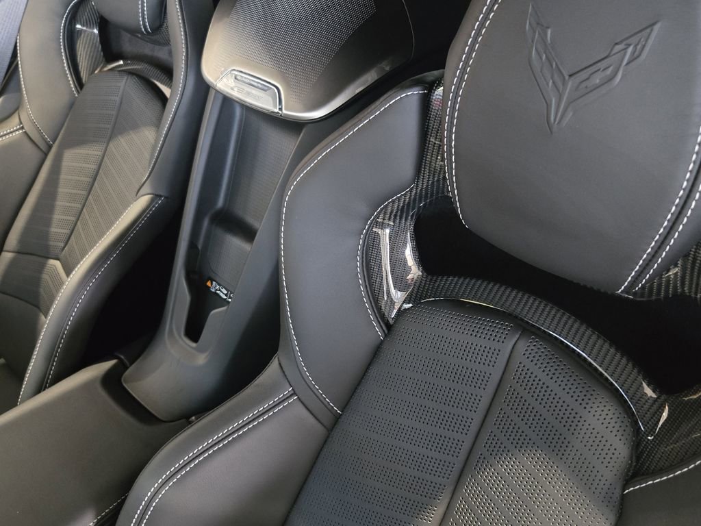 New 2025 Chevrolet Corvette E-Ray image 28