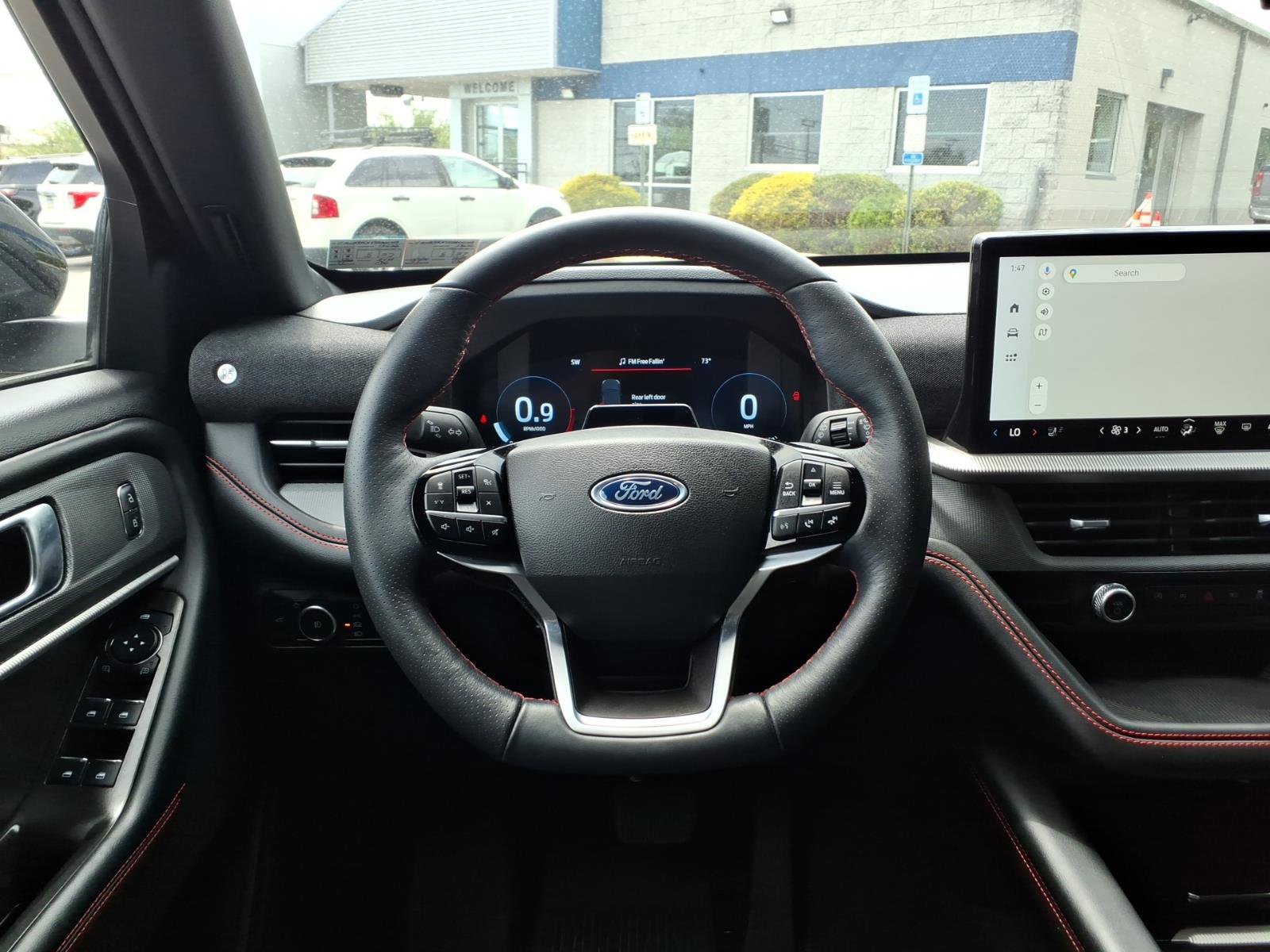 Certified 2025 Ford Explorer ST-Line w/ ST-Line Street Pack AWD/4WD image 15