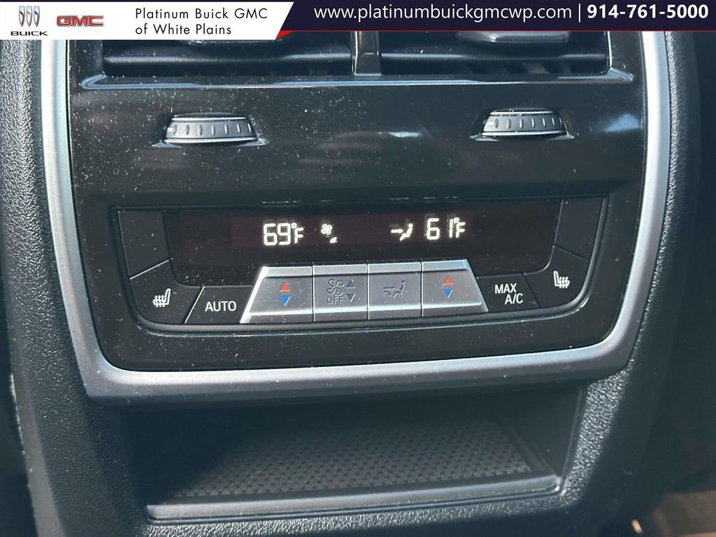 Used 2022 BMW X6 M50i w/ Executive Package image 17