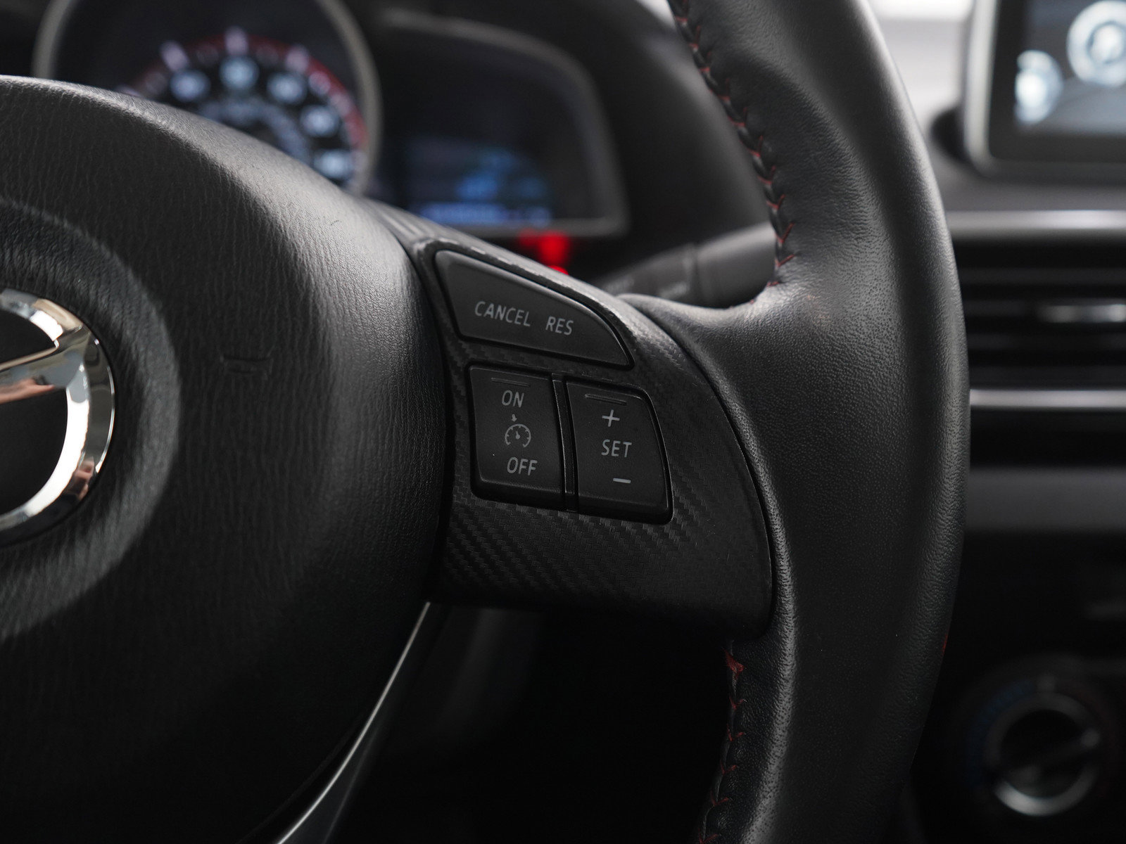 Used 2015 MAZDA MAZDA3 i Touring FWD image 26