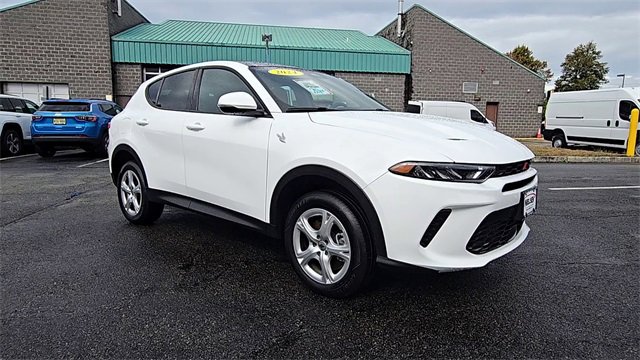 Used 2024 Dodge Hornet GT image 5