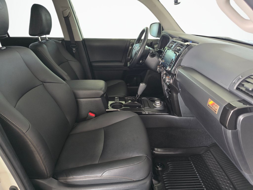 Used 2023 Toyota 4Runner 40th Anniversary SE AWD/4WD image 42