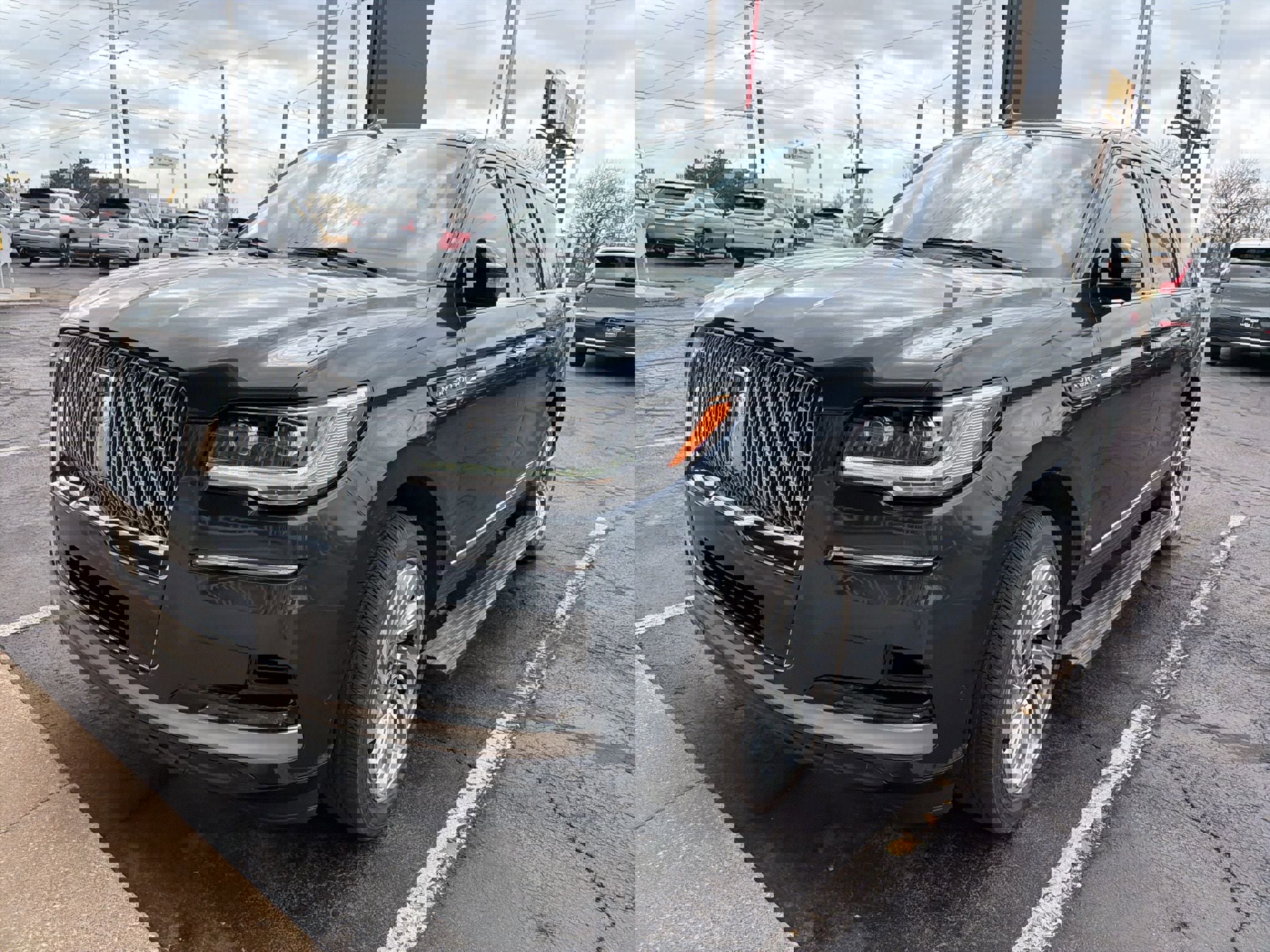 Used 2024 Lincoln Navigator Reserve image 1