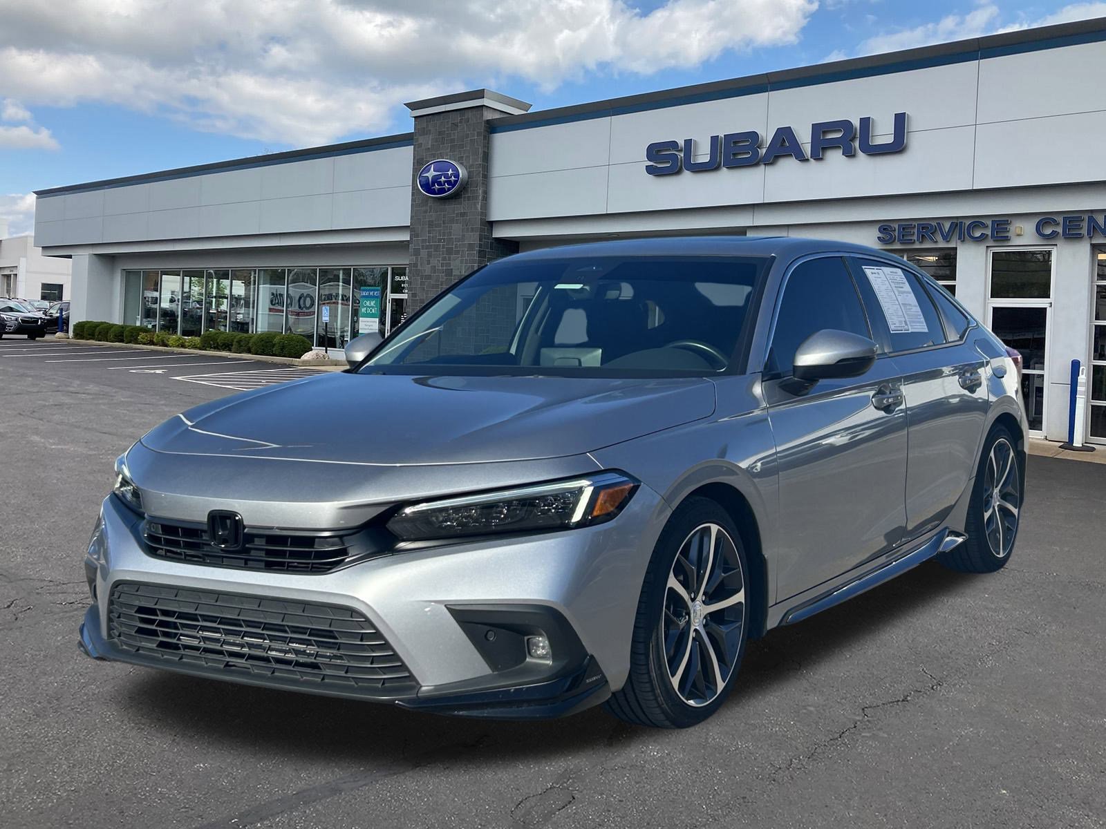 Used 2022 Honda Civic Touring image 3