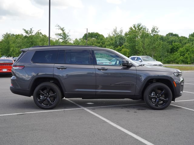 New 2026 Jeep Grand Cherokee L Limited w/ Limited Altitude Package AWD/4WD image 8